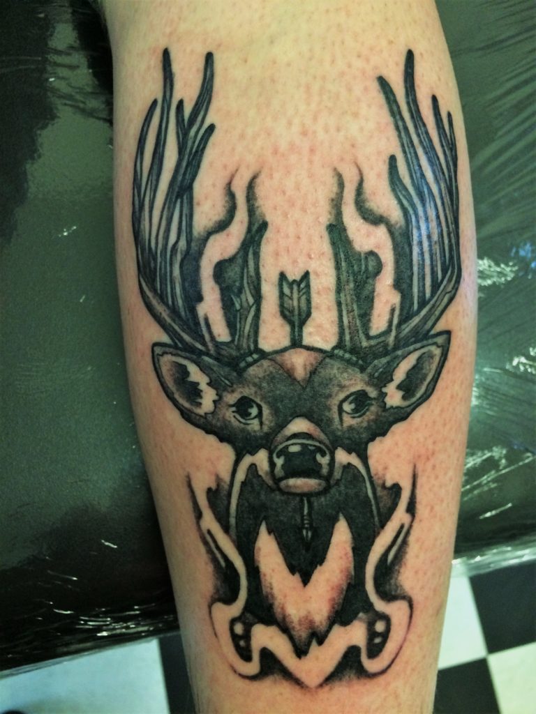 buck tattoo leg, tattooshop rotterdam